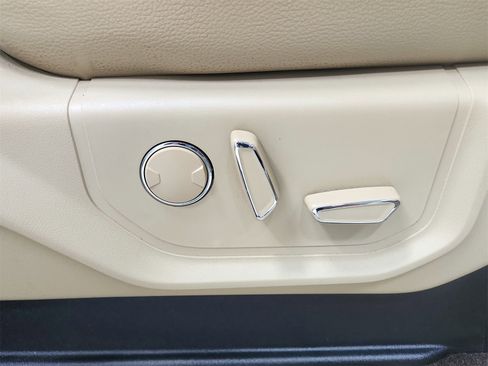 Used 2018 Ford F150 Lariat image 39