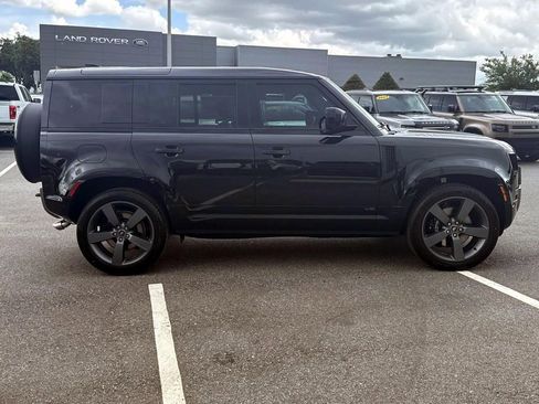 Used 2025 Land Rover Defender 110 V8 AWD/4WD image 7