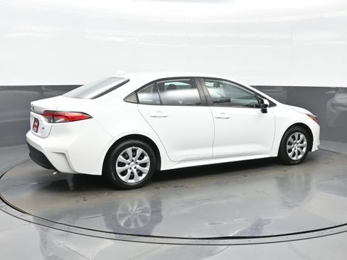Used 2023 Toyota Corolla LE FWD image 7