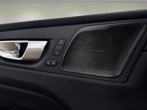 Used 2025 Volvo XC60 B5 Ultra w/ Protection Package Premier image 37