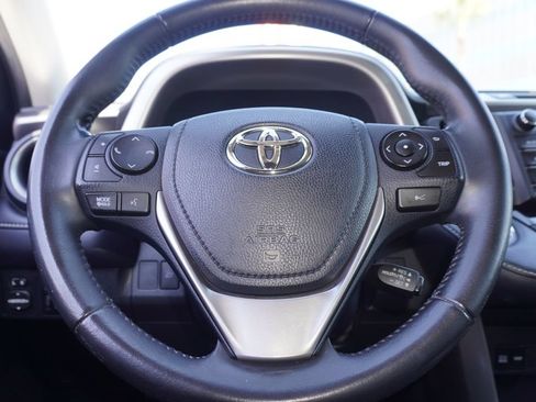 Used 2018 Toyota RAV4 XLE FWD image 22