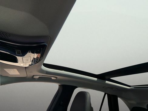 Certified 2026 Mercedes-Benz GLC 300 4MATIC image 18