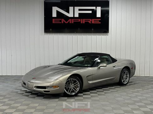 Used 2000 Chevrolet Corvette Convertible w/ Memory Pkg image 2