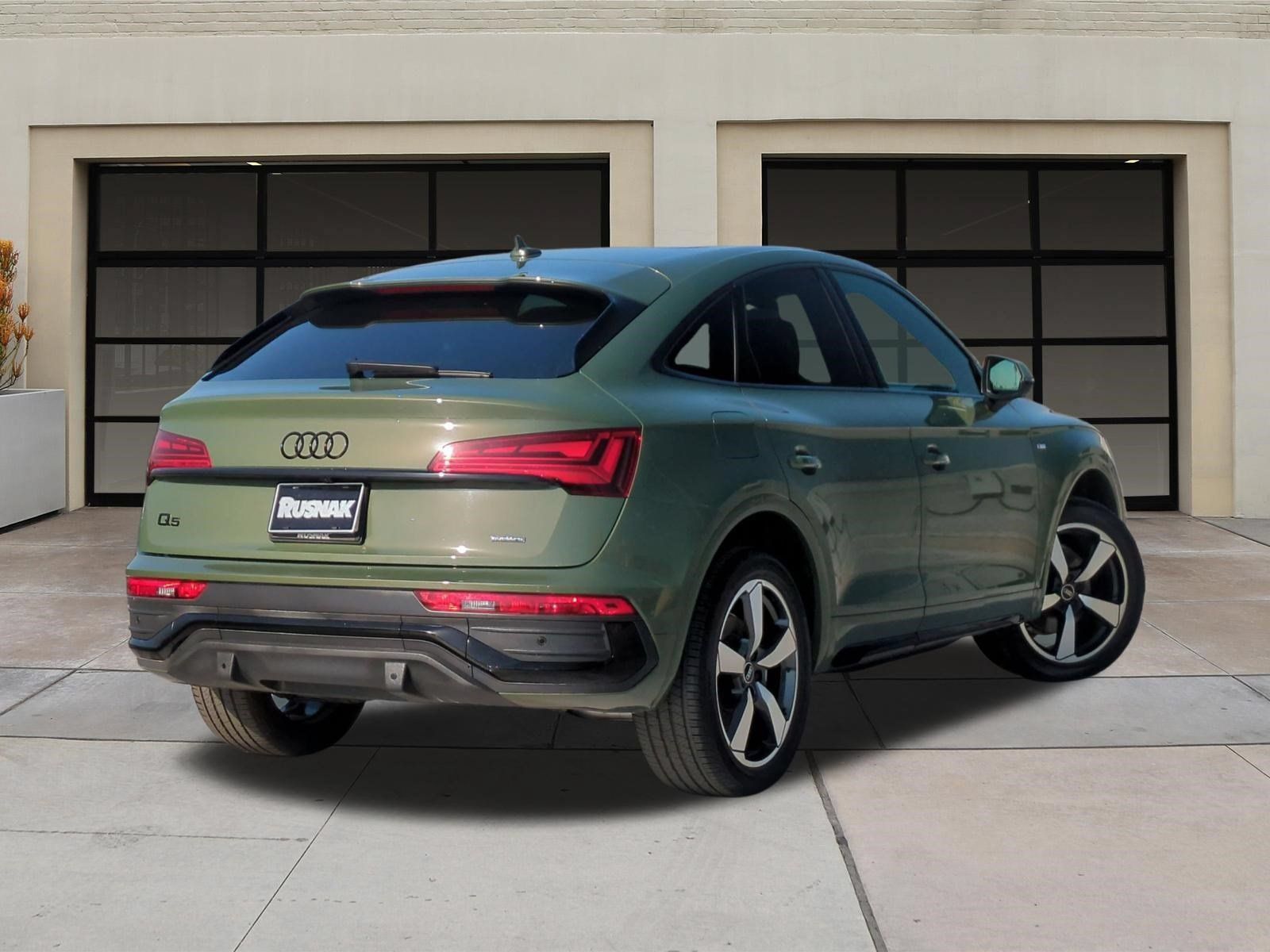 Used 2023 Audi Q5 2.0T Premium Plus w/ Premium Plus Package AWD/4WD image 4
