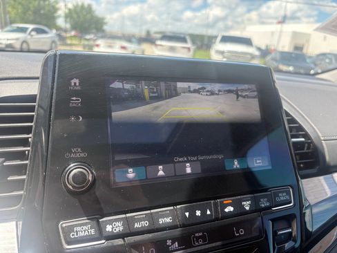 Used 2023 Honda Odyssey Elite image 18