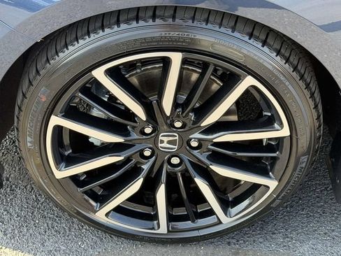 Certified 2025 Honda Accord Touring image 5