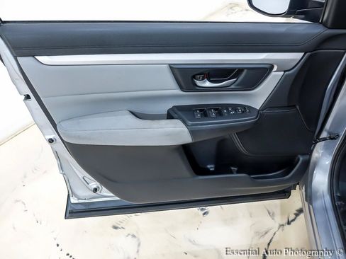 Used 2017 Honda CR-V LX image 23