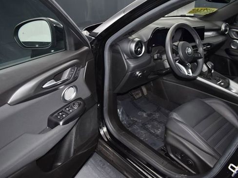 Used 2024 Alfa Romeo Tonale Ti image 12