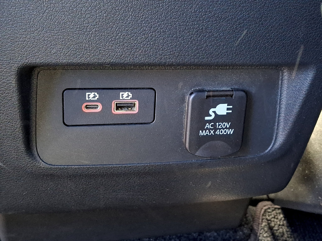 Used 2023 Nissan Frontier PRO-4X w/ Pro Convenience Package AWD/4WD image 11