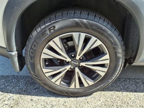 Used 2023 Nissan Rogue SV FWD image 22