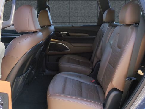 Certified 2022 Kia Telluride SX w/ SX Prestige Package image 14