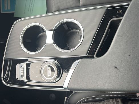 Used 2024 Cadillac Lyriq Luxury RWD image 16