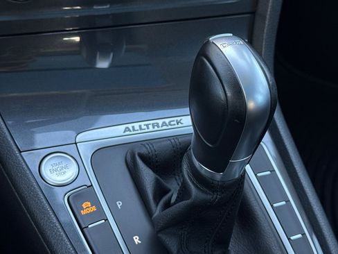 Certified 2019 Volkswagen Golf Alltrack SE image 22
