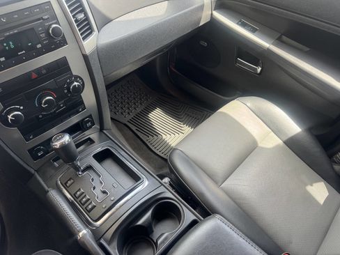 Used 2009 Jeep Grand Cherokee Laredo image 13