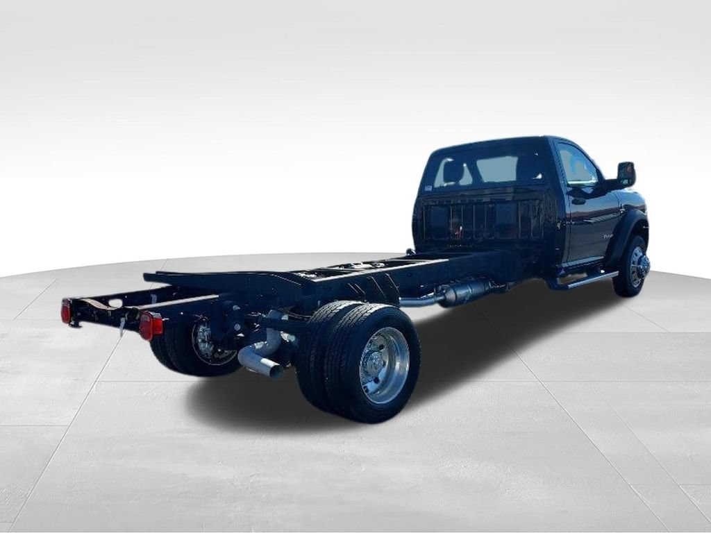 New 2024 RAM 5500 4x4 Regular Cab image 10