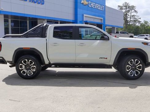 Certified 2025 GMC Canyon AT4 w/ Nightfall Edition AWD/4WD image 21
