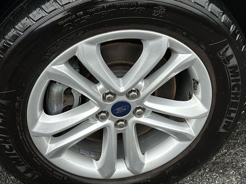 Used 2019 Ford Edge SEL w/ Equipment Group 201A AWD/4WD image 20