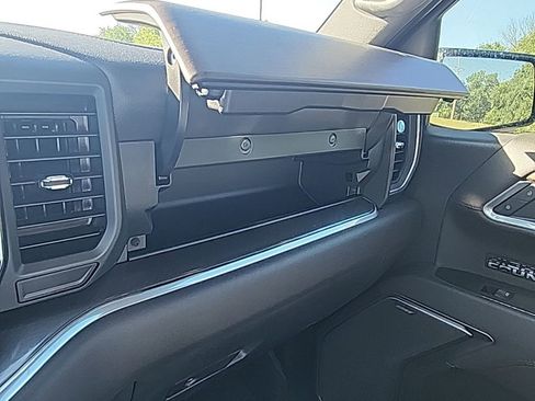 Used 2025 Chevrolet Silverado 1500 High Country w/ Technology Package RWD image 39