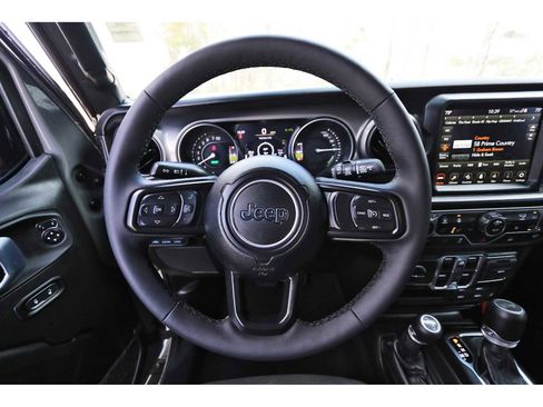 Used 2023 Jeep Wrangler Unlimited w/ Sun & Screen Package image 13