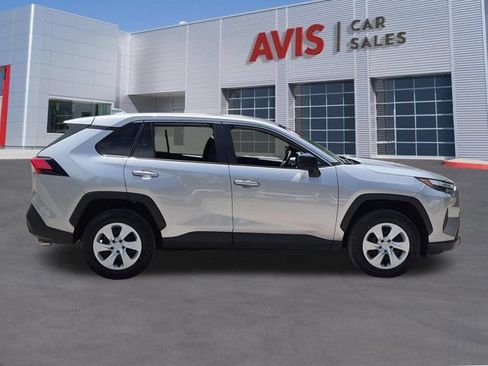 Used 2025 Toyota RAV4 LE AWD/4WD image 5