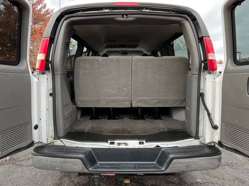 Used 2018 Chevrolet Express 2500 LT w/ LT Preferred Equipment Group image 5