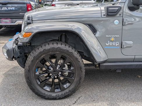 Used 2023 Jeep Wrangler Unlimited Sahara AWD/4WD image 14