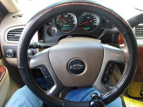 Used 2010 Chevrolet Tahoe 4WD Hybrid image 15