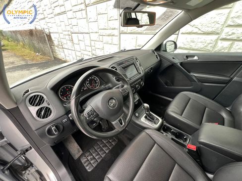 Used 2017 Volkswagen Tiguan S FWD image 20