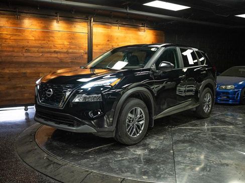 Used 2023 Nissan Rogue S AWD/4WD image 2