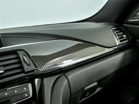 Used 2020 BMW M4 Coupe w/ Executive Package RWD image 30