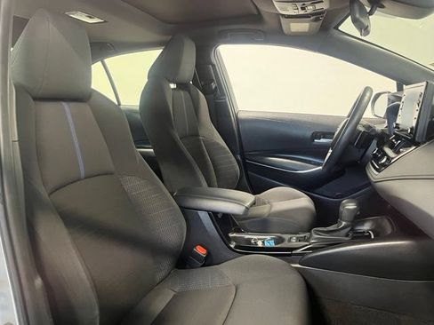 Used 2022 Toyota Corolla SE w/ SE Premium Package FWD image 10