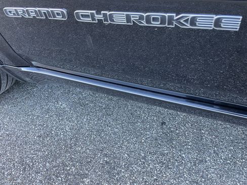 Used 2020 Jeep Grand Cherokee Overland image 33