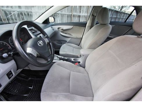 Used 2013 Toyota Corolla LE image 15