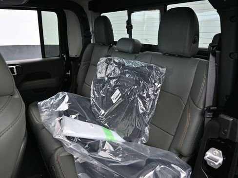 New 2026 Jeep Gladiator Mojave image 29