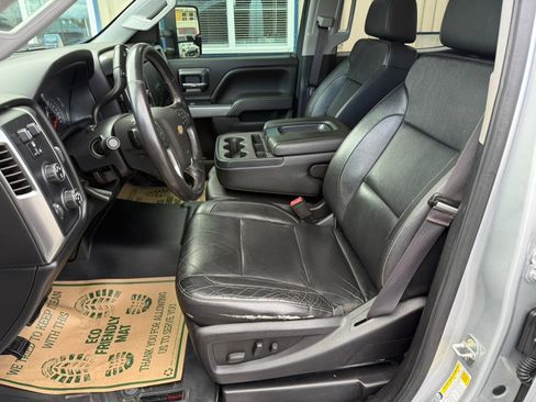 Used 2016 Chevrolet Silverado 2500 LT w/ LT Convenience Package image 12