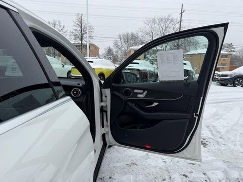 Used 2022 Mercedes-Benz GLC 300 4MATIC image 25