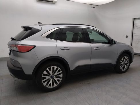 Used 2022 Ford Escape Titanium image 10