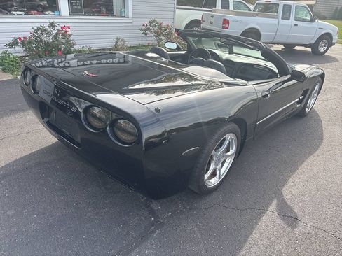 Used 2004 Chevrolet Corvette Convertible w/ Preferred Equipment Group RWD image 7