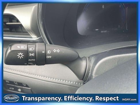 Used 2023 Toyota Highlander Platinum image 25