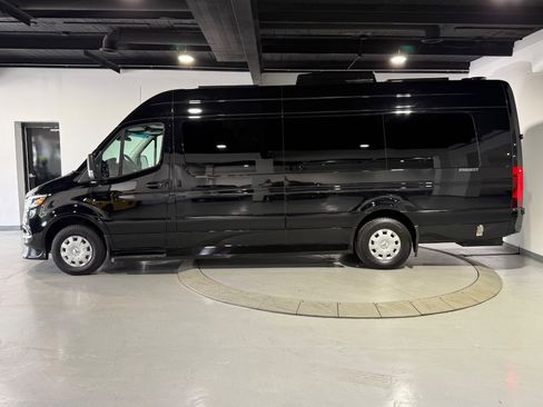 Used 2022 Mercedes-Benz Sprinter 3500 image 17