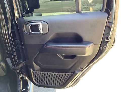 Used 2024 Jeep Wrangler Unlimited Rubicon w/ Technology Group AWD/4WD image 38