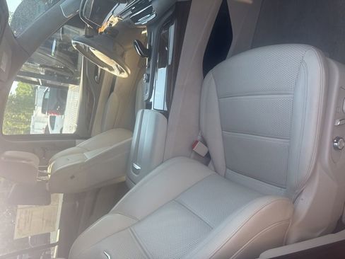 Used 2023 Cadillac Escalade Premium Luxury Platinum AWD/4WD image 15