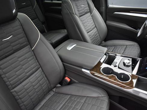 Certified 2026 Cadillac Escalade ESV Platinum Sport w/ LPO, ONYX Package image 39