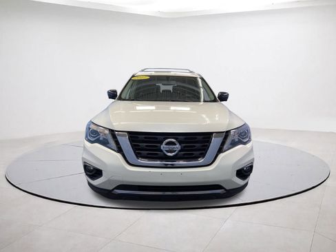 Used 2017 Nissan Pathfinder Platinum w/ Midnight Edition Package image 2