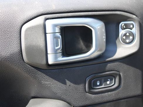Used 2023 Jeep Wrangler Unlimited Sahara w/ Cold Weather Group AWD/4WD image 12