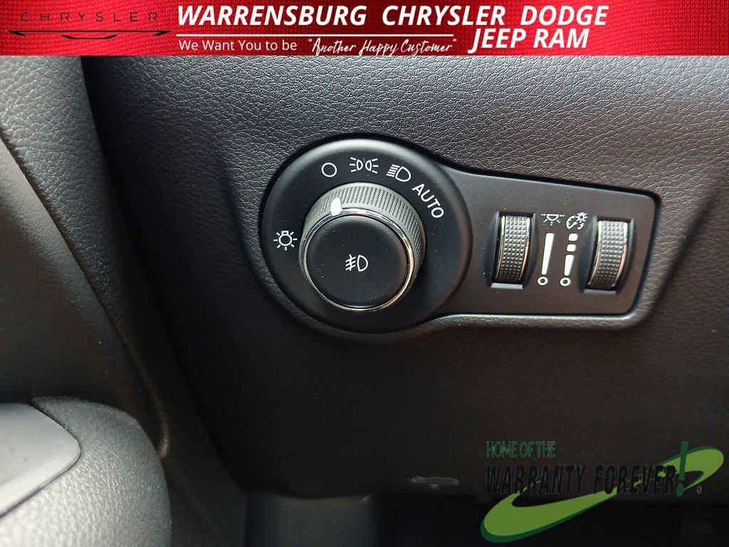 New 2026 Jeep Compass Latitude AWD/4WD image 30