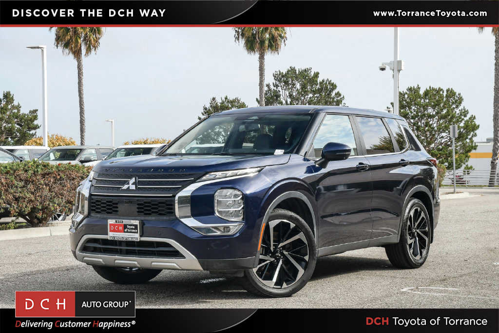 Used 2023 Mitsubishi Outlander SE FWD image 1