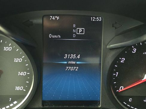 Used 2020 Mercedes-Benz GLC 300 4MATIC image 16