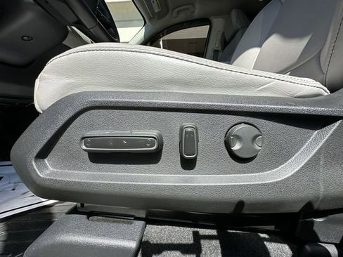 Used 2023 Honda Pilot Touring image 20