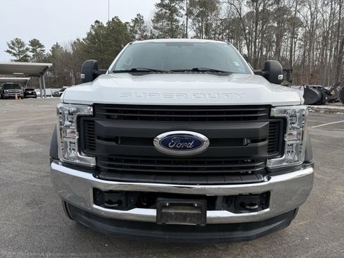 Used 2017 Ford F450 XL w/ Power Equipment Group image 8